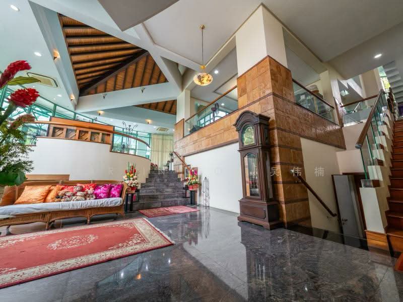 💎 PRESTIGE GCB 🔥 ELEVATED LAND 🔥PRIME LAND VALUE! EXPANSIVE FRONTAGE💎, , 6 Bedrooms, 7,000 sqft, Good Class Bungalow For Sale, by Martin Goh 吴伟楠, 500101997 - Entrance - PropertyGuru.com.sg