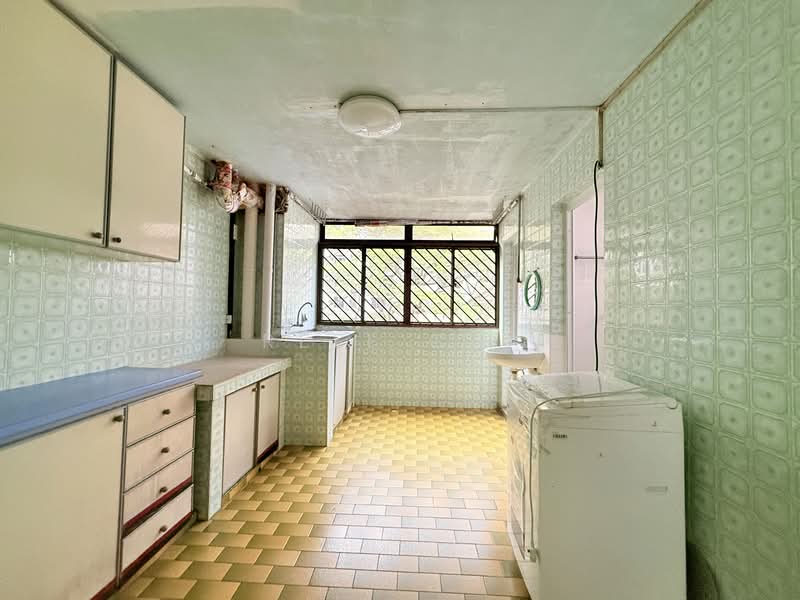 74 Bedok North Road, 74 Bedok North Road, 2 Bedrooms, 634 sqft, HDB Flat For Sale, by Rell Cai, 500102002 - Kitchen - PropertyGuru.com.sg