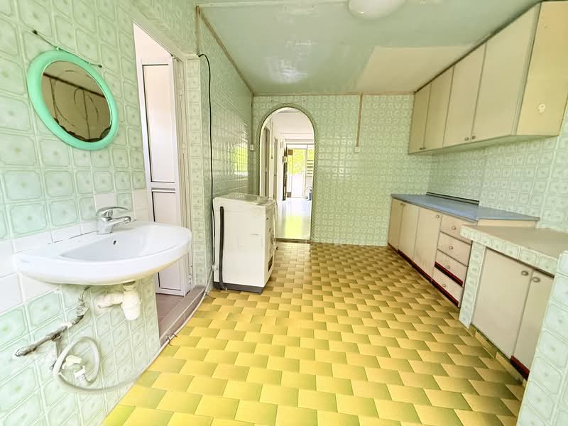 74 Bedok North Road, 74 Bedok North Road, 2 Bedrooms, 634 sqft, HDB Flat For Sale, by Rell Cai, 500102002 - Kitchen - PropertyGuru.com.sg