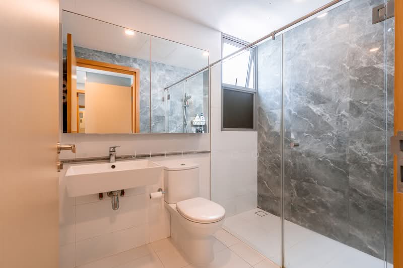 Eight Courtyards, 10 Canberra Drive, 3 Bedrooms, 1,130 sqft, Condominium For Sale, by Jill Poo, 500102009 - Bathroom - PropertyGuru.com.sg