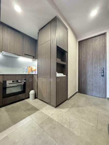 Midtown Modern, 18 Tan Quee Lan Street, 2 Bedrooms, 721 sqft, Condominium For Rent, by Roland Tai, 500102022 - Kitchen - PropertyGuru.com.sg
