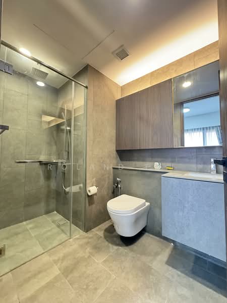 Midtown Modern, 18 Tan Quee Lan Street, 2 Bedrooms, 721 sqft, Condominium For Rent, by Roland Tai, 500102022 - Bathroom - PropertyGuru.com.sg