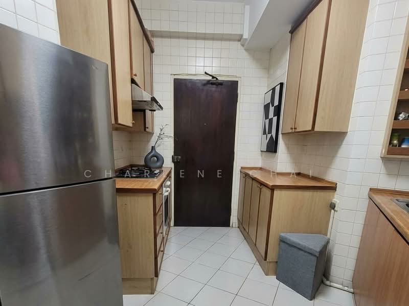 Bayshore Park, 62 Bayshore Road, 2 Bedrooms, 936 sqft, Condominium For Sale, by Charlene Chai, 500102030 - Kitchen - PropertyGuru.com.sg