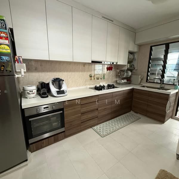 669A Jurong West Street 64, 669A Jurong West Street 64, 3 Bedrooms, 1,399 sqft, HDB Flat For Sale, by Ken Lim, 500102031 - Kitchen - PropertyGuru.com.sg