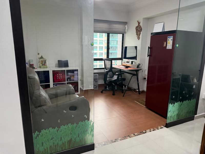 669A Jurong West Street 64, 669A Jurong West Street 64, 3 Bedrooms, 1,399 sqft, HDB Flat For Sale, by Ken Lim, 500102031 - Study - PropertyGuru.com.sg