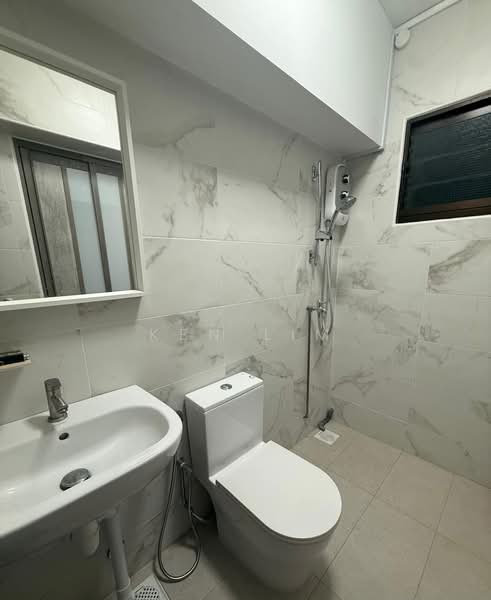 669A Jurong West Street 64, 669A Jurong West Street 64, 3 Bedrooms, 1,399 sqft, HDB Flat For Sale, by Ken Lim, 500102031 - Bathroom - PropertyGuru.com.sg