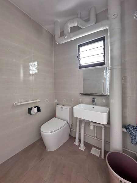 303 Yishun Central, 303 Yishun Central, 2 Bedrooms, 797 sqft, HDB Flat For Sale, by Margaret Tan, 500102032 - Bathroom - PropertyGuru.com.sg