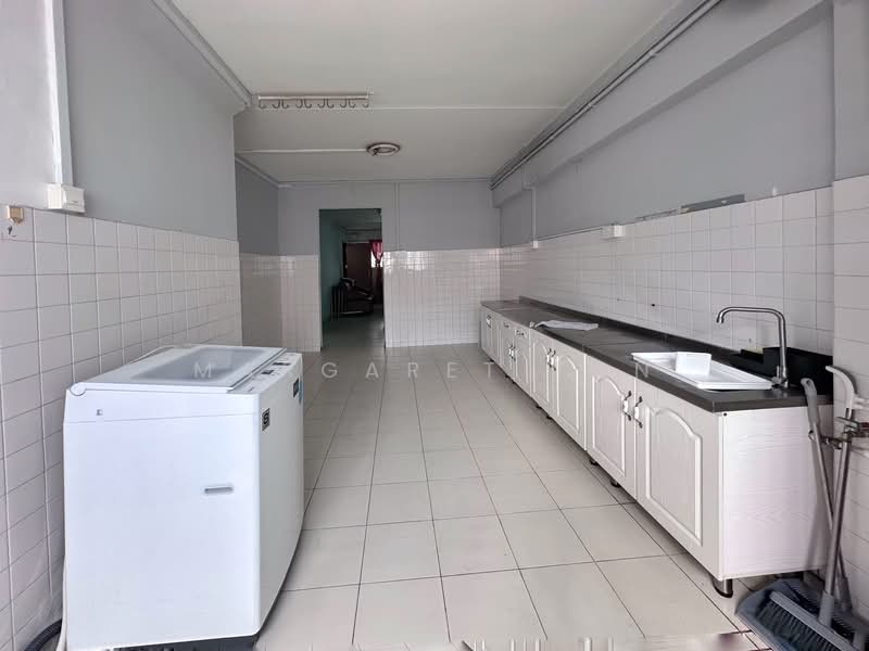 303 Yishun Central, 303 Yishun Central, 2 Bedrooms, 797 sqft, HDB Flat For Sale, by Margaret Tan, 500102032 - Kitchen - PropertyGuru.com.sg