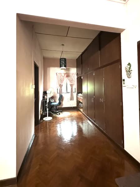 Rare Freehold 2 sty Detached @ Westlake Gardens, Westlake Avenue, 5 Bedrooms, 4,500 sqft, Detached House For Sale, by Yew Shien Ping, 500102043 - Corridor - PropertyGuru.com.sg