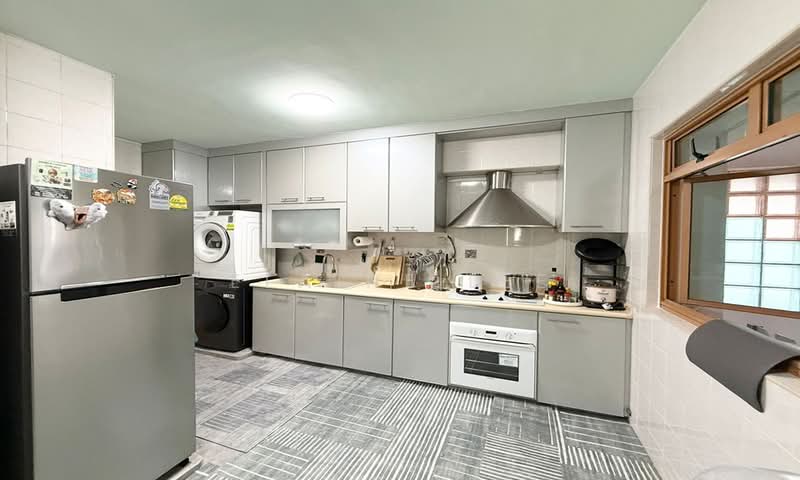 315B Anchorvale Road, 315B Anchorvale Road, 3 Bedrooms, 1,183 sqft, HDB Flat For Sale, by Elaine Lee, 500102044 - Kitchen - PropertyGuru.com.sg