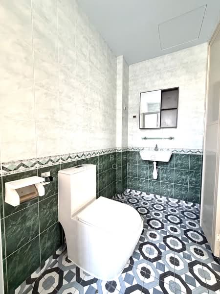 Eng Kong Green, 33 Eng Kong Crescent, 3 Bedrooms, 1,044 sqft, Condominium For Rent, by Tan Beng Hoon, 500102045 - Bathroom - PropertyGuru.com.sg