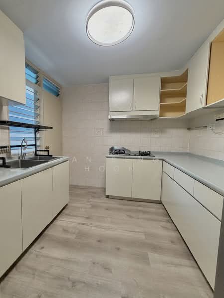 Eng Kong Green, 33 Eng Kong Crescent, 3 Bedrooms, 1,044 sqft, Condominium For Rent, by Tan Beng Hoon, 500102045 - Kitchen - PropertyGuru.com.sg