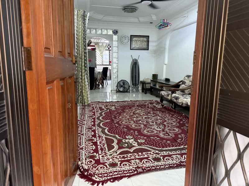 213 Bedok North Street 1, 213 Bedok North Street 1, 2 Bedrooms, 731 sqft, HDB Flat For Sale, by Rahat Khan, 500102051 - PropertyGuru.com.sg