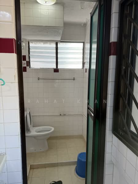 213 Bedok North Street 1, 213 Bedok North Street 1, 2 Bedrooms, 731 sqft, HDB Flat For Sale, by Rahat Khan, 500102051 - Bathroom - PropertyGuru.com.sg