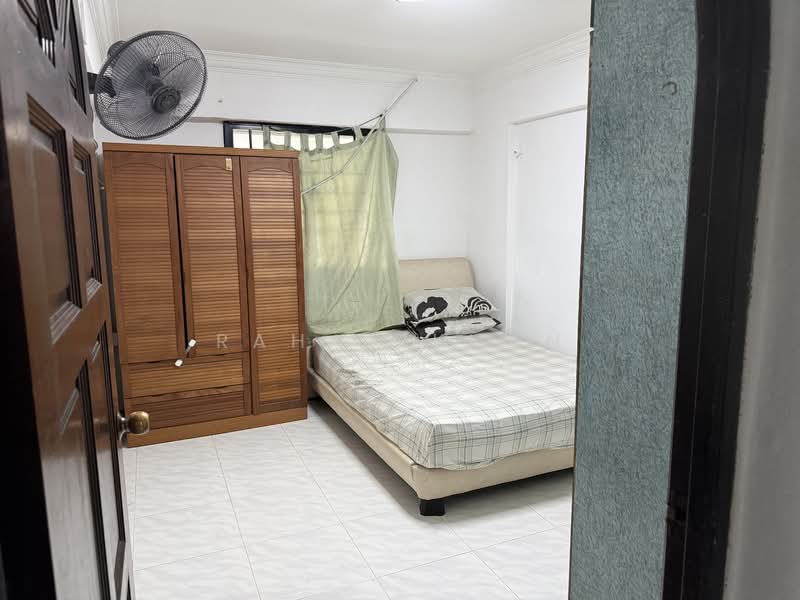 213 Bedok North Street 1, 213 Bedok North Street 1, 2 Bedrooms, 731 sqft, HDB Flat For Sale, by Rahat Khan, 500102051 - Bedroom - PropertyGuru.com.sg