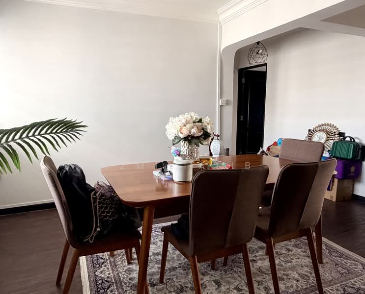 351 Hougang Avenue 7, 351 Hougang Avenue 7, 3 Bedrooms, 1,302 sqft, HDB Flat For Sale, by Azmi Talib, 500102061 - Dining Room - PropertyGuru.com.sg