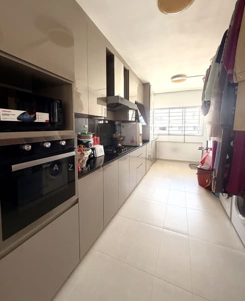 351 Hougang Avenue 7, 351 Hougang Avenue 7, 3 Bedrooms, 1,302 sqft, HDB Flat For Sale, by Azmi Talib, 500102061 - Kitchen - PropertyGuru.com.sg