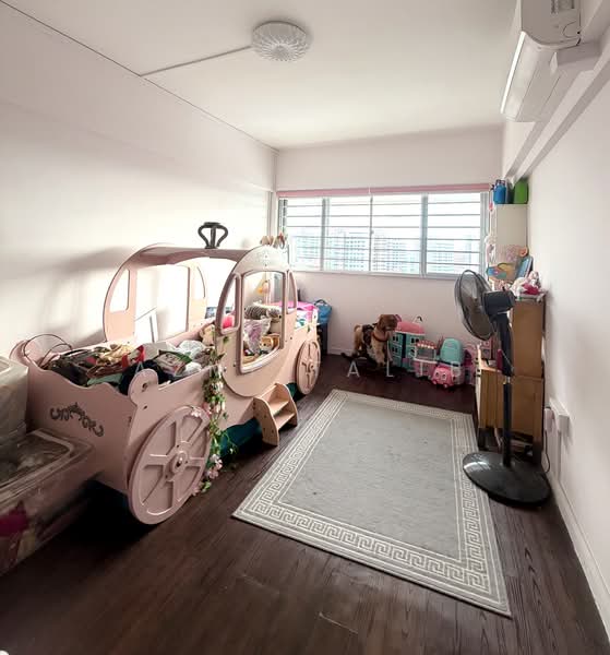 351 Hougang Avenue 7, 351 Hougang Avenue 7, 3 Bedrooms, 1,302 sqft, HDB Flat For Sale, by Azmi Talib, 500102061 - Bedroom - PropertyGuru.com.sg