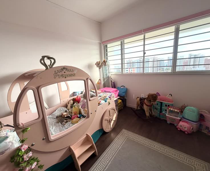 351 Hougang Avenue 7, 351 Hougang Avenue 7, 3 Bedrooms, 1,302 sqft, HDB Flat For Sale, by Azmi Talib, 500102061 - Bedroom - PropertyGuru.com.sg