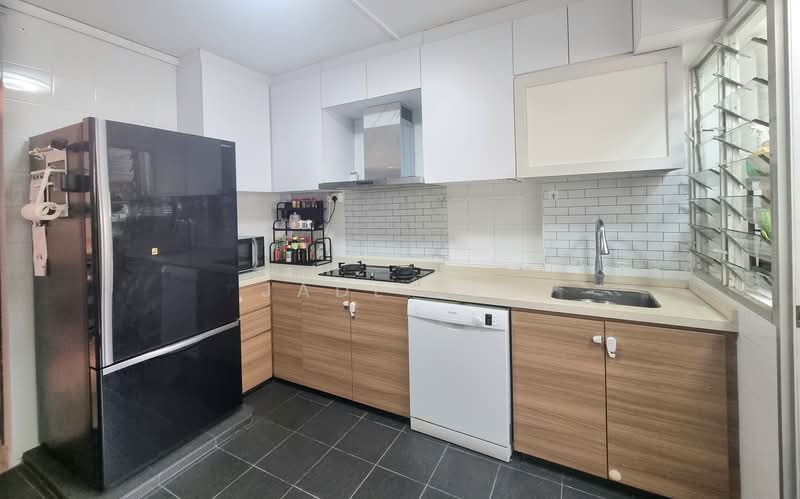 351 Woodlands Avenue 1, 351 Woodlands Avenue 1, 4 Bedrooms, 1,302 sqft, HDB Flat For Sale, by Jade Lee, 500102068 - Kitchen - PropertyGuru.com.sg