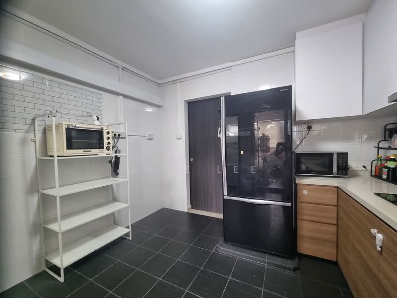 351 Woodlands Avenue 1, 351 Woodlands Avenue 1, 4 Bedrooms, 1,302 sqft, HDB Flat For Sale, by Jade Lee, 500102068 - Kitchen - PropertyGuru.com.sg