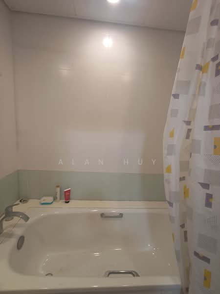 The Sail @ Marina Bay, 6 Marina Boulevard, Room Rental, 300 sqft, Condominium For Rent, by Alan Huy, 500102069 - Bathroom - PropertyGuru.com.sg