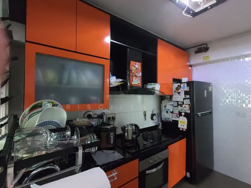 213B Compassvale Lane, 213B Compassvale Lane, 3 Bedrooms, 1,076 sqft, HDB Flat For Sale, by Priscilla Lim, 500102070 - Kitchen - PropertyGuru.com.sg