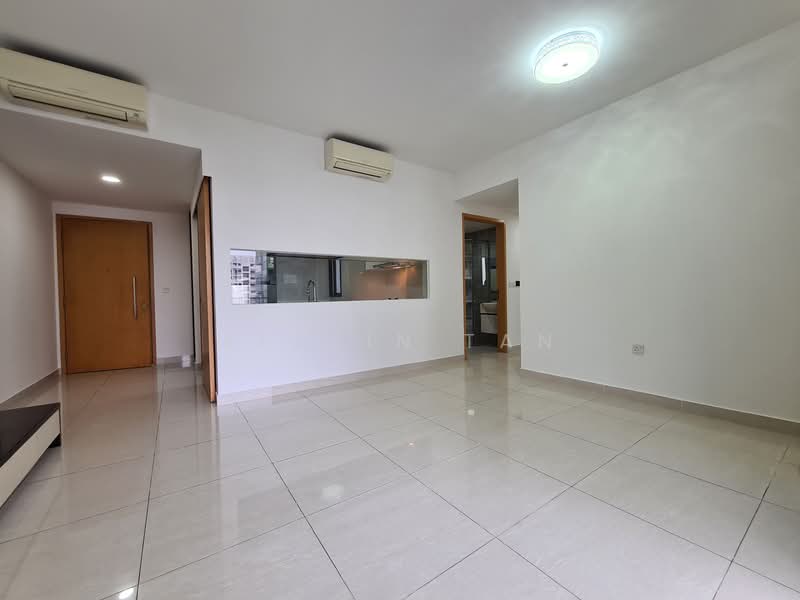 La Fiesta, Sengkang Square, 3 Bedrooms, 893 sqft, Condominium For Rent, by Kelvin Tan, 500102091 - Living Room - PropertyGuru.com.sg