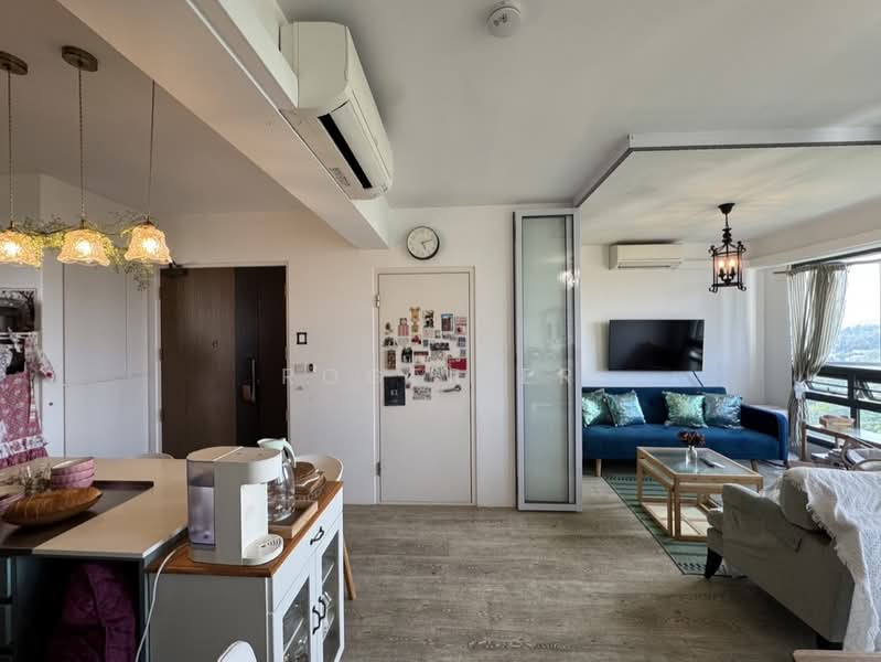 94 Dawson Road, 94 Dawson Road, 2 Bedrooms, 678 sqft, HDB Flat For Sale, by Roger Er, 500102099 - Living Room - PropertyGuru.com.sg