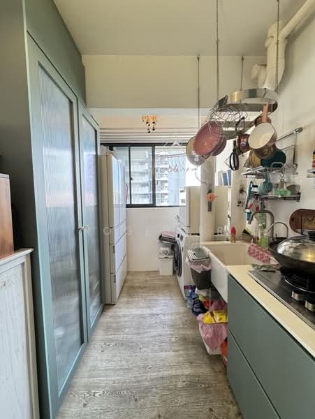 94 Dawson Road, 94 Dawson Road, 2 Bedrooms, 678 sqft, HDB Flat For Sale, by Roger Er, 500102099 - Kitchen - PropertyGuru.com.sg