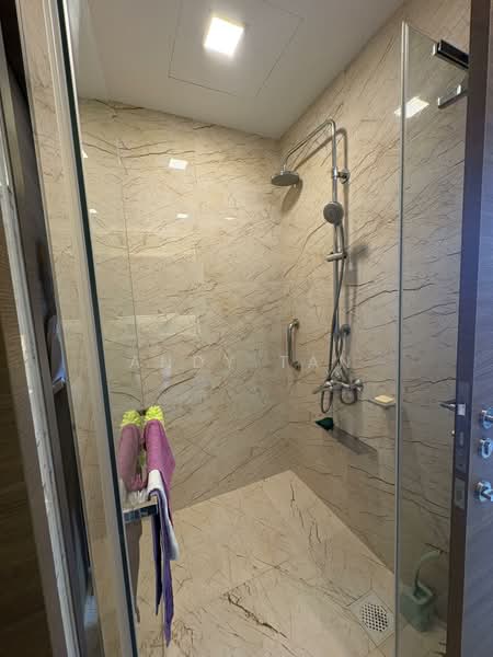 Queens Peak, 1 Dundee Road, 1 Bedroom, 484 sqft, Condominium For Sale, by Andy Tan, 500102140 - Bathroom - PropertyGuru.com.sg