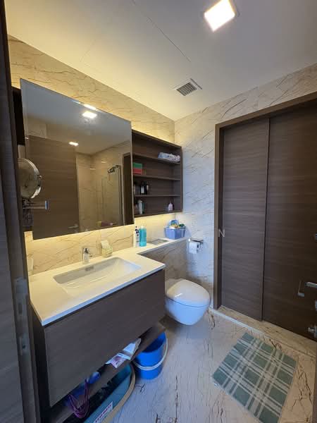 Queens Peak, 1 Dundee Road, 1 Bedroom, 484 sqft, Condominium For Sale, by Andy Tan, 500102140 - Bathroom - PropertyGuru.com.sg