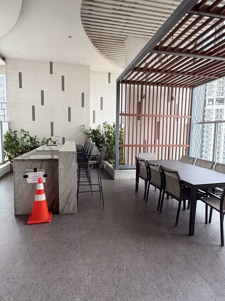 Queens Peak, 1 Dundee Road, 1 Bedroom, 484 sqft, Condominium For Sale, by Andy Tan, 500102140 - Exterior - PropertyGuru.com.sg