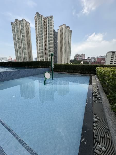 Queens Peak, 1 Dundee Road, 1 Bedroom, 484 sqft, Condominium For Sale, by Andy Tan, 500102140 - 50M Pool  - PropertyGuru.com.sg