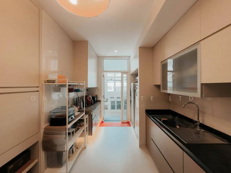 FH near Yishun and katib mrt inter terrace, 2 storey no extension stay, Platina road / Jalan Mata Ayer / Sembawang road / Yishun / Katib MRT, 3 Bedrooms, 2,262 sqft, Terraced House For Sale, by EVON NG, 500102141 - Kitchen - PropertyGuru.com.sg