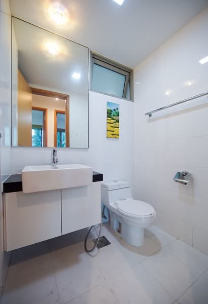 The Calrose, 511 Yio Chu Kang Road, 3 Bedrooms, 1,141 sqft, Condominium For Rent, by Sim Meng Wee, 500102144 - Common Bathroom - PropertyGuru.com.sg