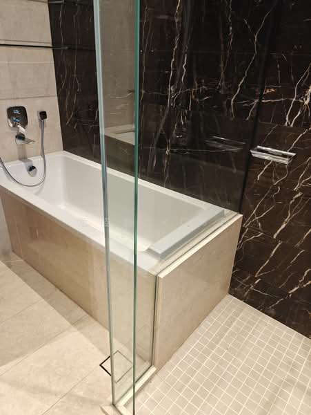 Alana, Sunrise Terrace, 4 Bedrooms, 3,358 sqft, Cluster House For Sale, by 龙姿绮 Rose Ling, 500102147 - Bathroom - PropertyGuru.com.sg