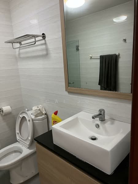 Summerdale, 6 Boon Lay Drive, 3 Bedrooms, 1,378 sqft, Condominium For Sale, by Cai Ju, 500102148 - Bathroom - PropertyGuru.com.sg