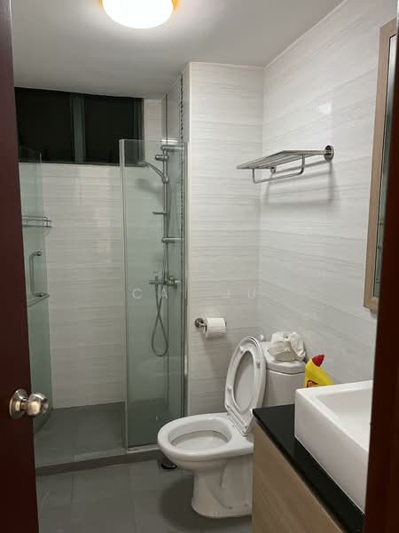 Summerdale, 6 Boon Lay Drive, 3 Bedrooms, 1,378 sqft, Condominium For Sale, by Cai Ju, 500102148 - Bathroom - PropertyGuru.com.sg