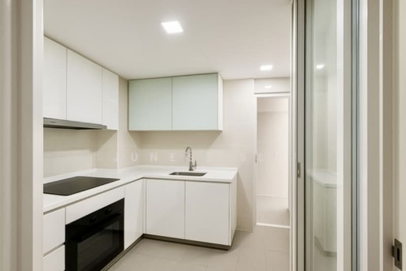 Beacon Heights, 8 Mar Thoma Road, 3 Bedrooms, 893 sqft, Condominium For Sale, by Shirlene Sim, 500102154 - Kitchen - PropertyGuru.com.sg