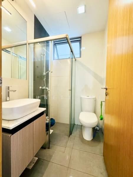 Beacon Heights, 8 Mar Thoma Road, 3 Bedrooms, 893 sqft, Condominium For Sale, by Shirlene Sim, 500102154 - Bathroom - PropertyGuru.com.sg