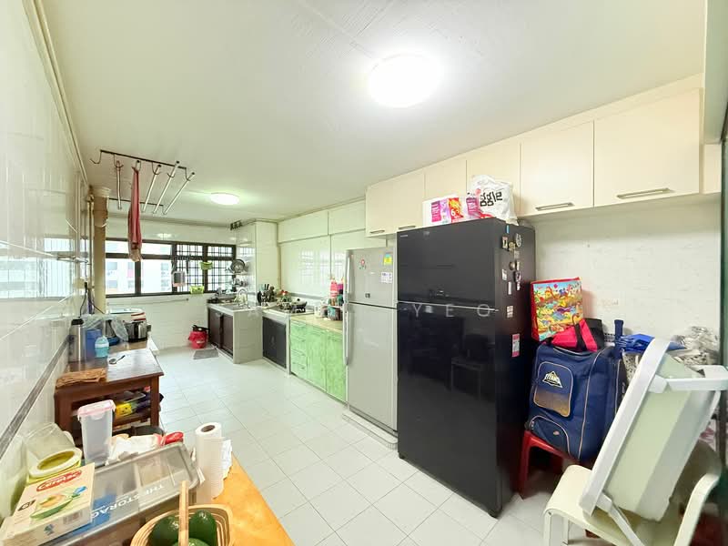 18 Hougang Avenue 3, 18 Hougang Avenue 3, 3 Bedrooms, 990 sqft, HDB Flat For Sale, by James Yeo, 500102165 - Kitchen - PropertyGuru.com.sg