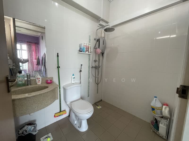 342A Yishun Ring Road, 342A Yishun Ring Road, 3 Bedrooms, 1,033 sqft, HDB Flat For Sale, by Vivian Yeow, 500102177 - Bathroom - PropertyGuru.com.sg