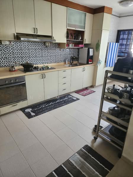 331 Jurong East Avenue 1, 331 Jurong East Avenue 1, 3 Bedrooms, 1,442 sqft, HDB Flat For Rent, by Norman AB, 500102188 - Kitchen - PropertyGuru.com.sg