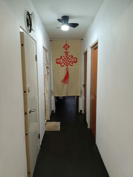 335A Yishun Riverwalk, 335A Yishun Street 31, 3 Bedrooms, 990 sqft, HDB Flat For Rent, by Alan Yeo, 500102191 - Corridor - PropertyGuru.com.sg