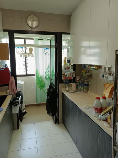 335A Yishun Riverwalk, 335A Yishun Street 31, 3 Bedrooms, 990 sqft, HDB Flat For Rent, by Alan Yeo, 500102191 - Kitchen - PropertyGuru.com.sg