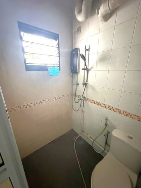 309A Ang Mo Kio Street 31, 309A Ang Mo Kio Street 31, Room Rental, 130 sqft, HDB Flat For Rent, by Steven Choo, 500102198 - Bathroom - PropertyGuru.com.sg