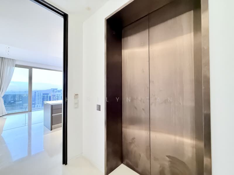 Scotts Square, 6 Scotts Road, 1 Bedroom, 624 sqft, Condominium For Rent, by Sherilyn Tan, 500102204 - Private Lift Access - PropertyGuru.com.sg