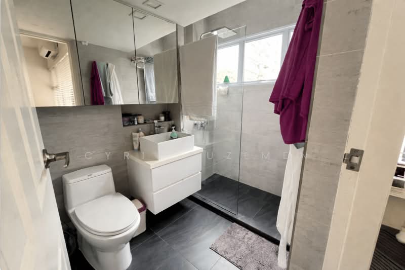 Pine Grove, 1A Pine Grove, 4 Bedrooms, 1,679 sqft, Condominium For Rent, by Cyril Tuzemen, 500102207 - Bathroom - PropertyGuru.com.sg