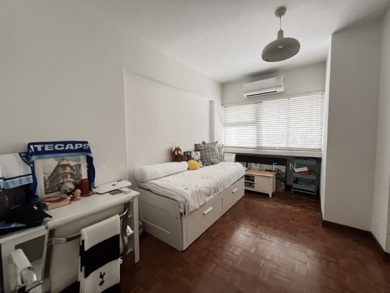 Pine Grove, 1A Pine Grove, 4 Bedrooms, 1,679 sqft, Condominium For Rent, by Cyril Tuzemen, 500102207 - Bedroom - PropertyGuru.com.sg